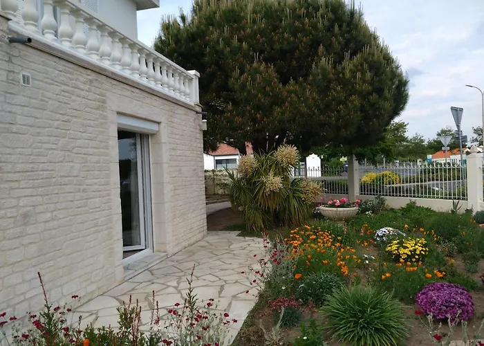 Maison Avec Jardin Prive Сент-Илер-де-Рье