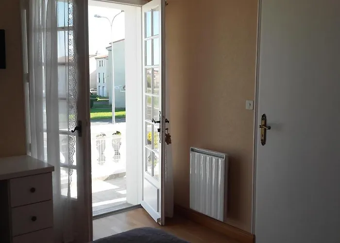 Maison Avec Jardin Prive Сент-Илер-де-Рье