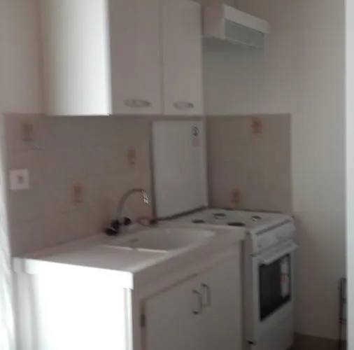 Дом отдыха Maison Avec Jardin Prive Сент-Илер-де-Рье