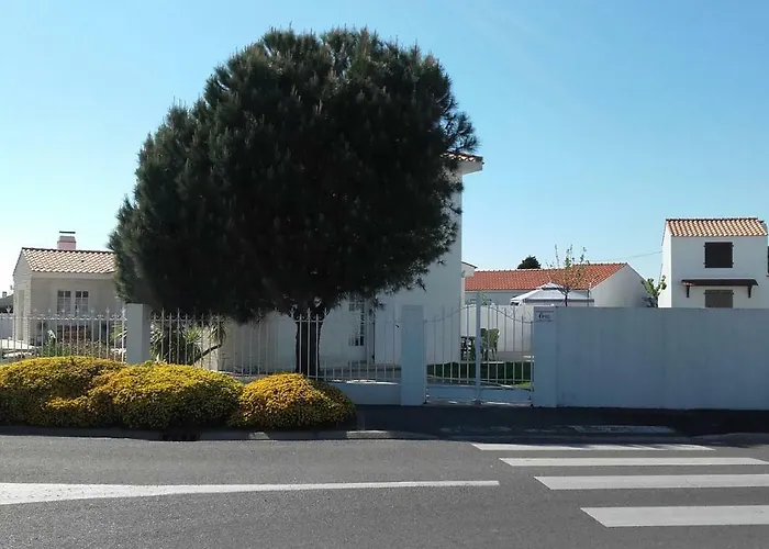 Maison Avec Jardin Prive Дом отдыха *